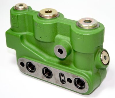 Zwischenplatte für JD 6030 + 7030 mit P, R und LS -Anschluss; original; grün lackiert